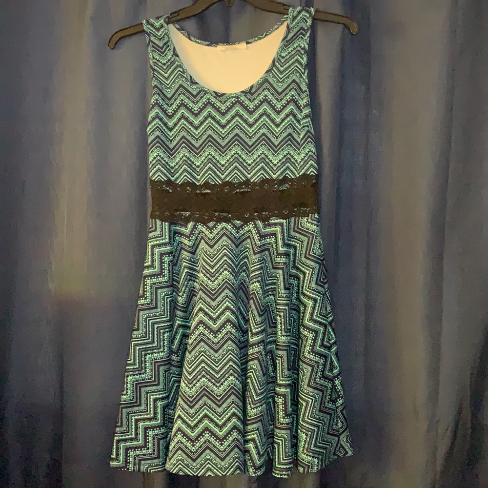 WILD DAISY Fun, Flirty Lace-Middle Dress!